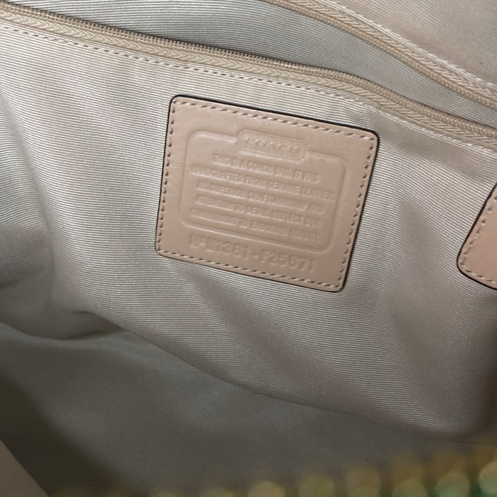 Great Condition Teal color Coach bag with cross body straps - Picture 4 of 5